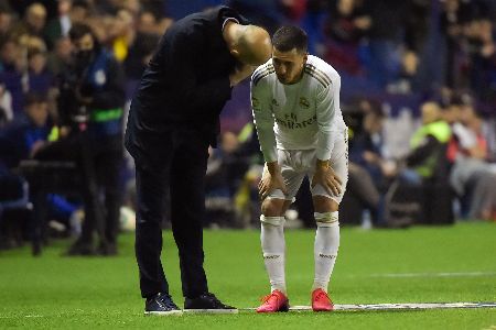 Eden Hazard and Zinedine Zidane caught on the camera.